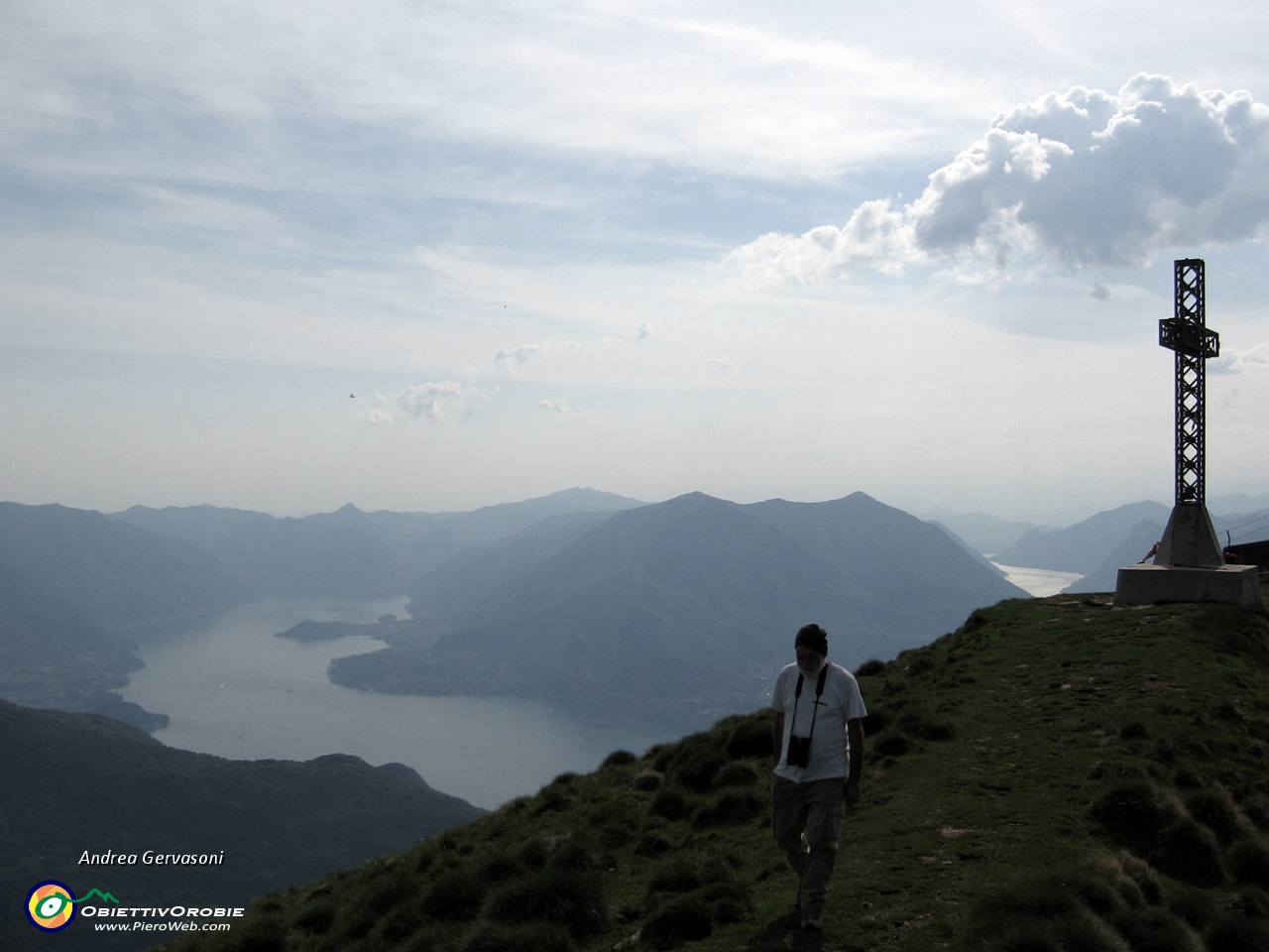13 la cima del Monte Muggio.jpg